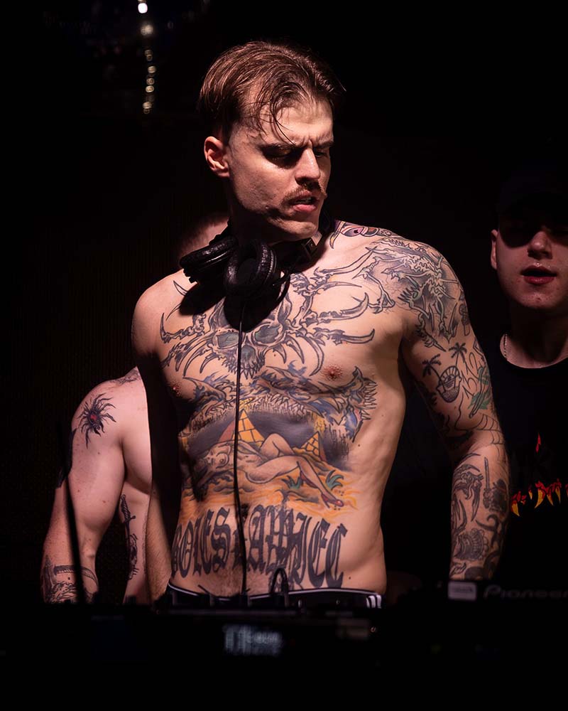 Heckboy na głównej scenie BAZA Festival